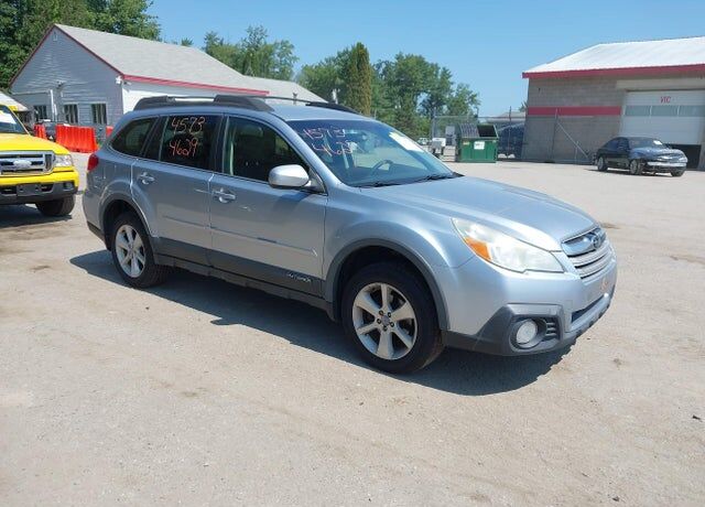 2014 SUBARU Outback