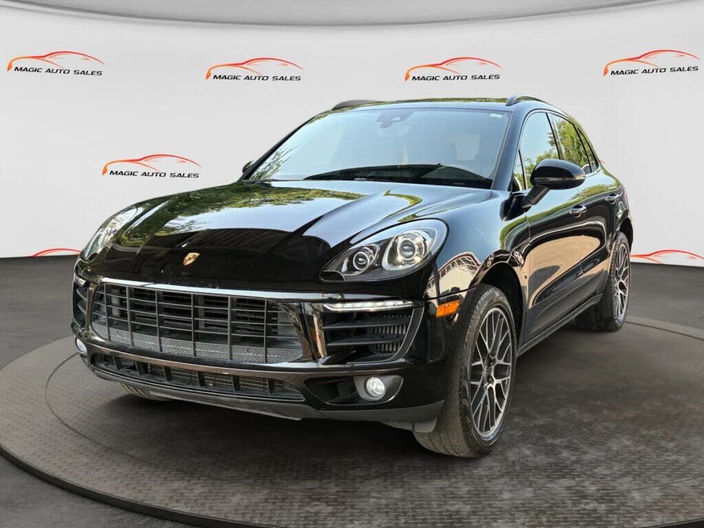 2018 PORSCHE Macan