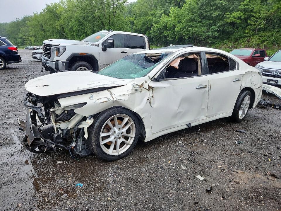 2014 NISSAN Maxima