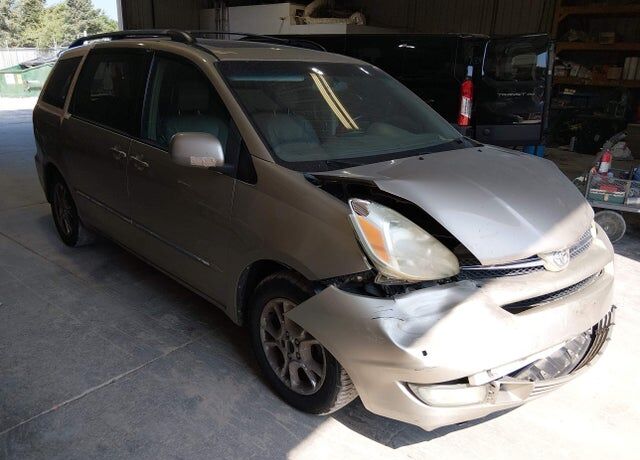 2004 TOYOTA Sienna