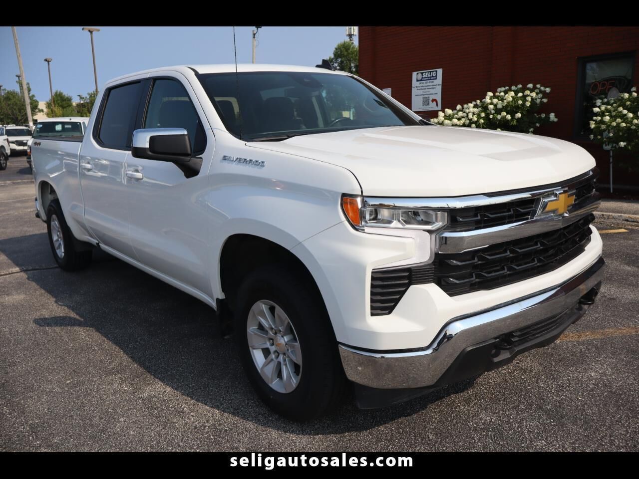 2025 CHEVROLET Silverado