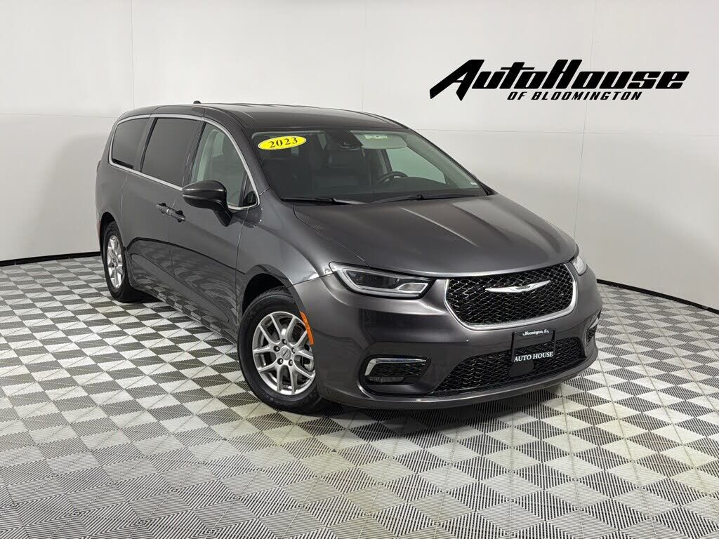 2023 CHRYSLER Pacifica