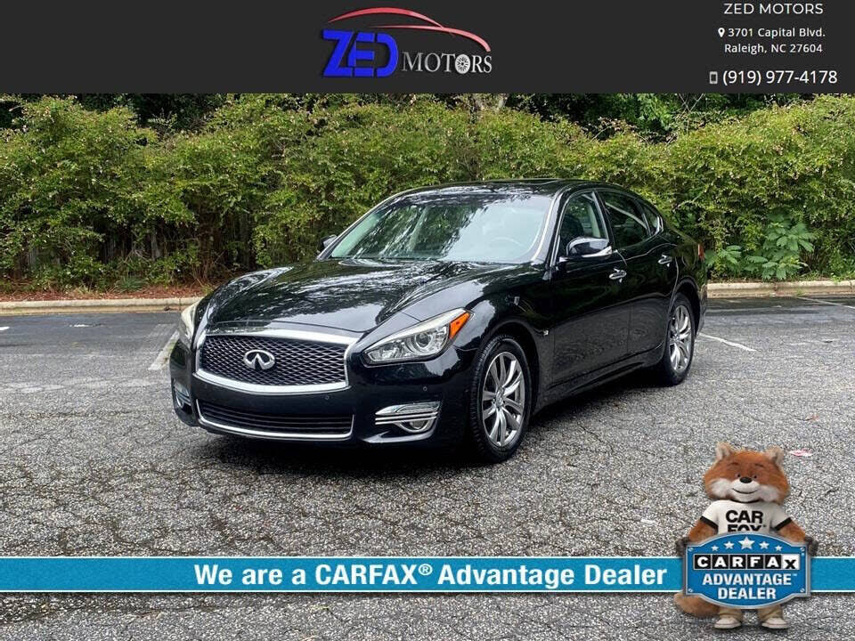 2017 INFINITI Q70