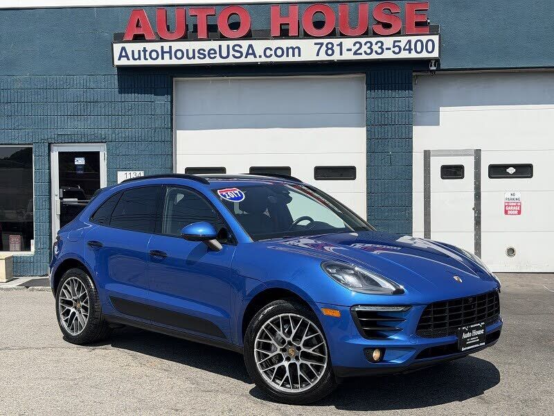 2017 PORSCHE Macan