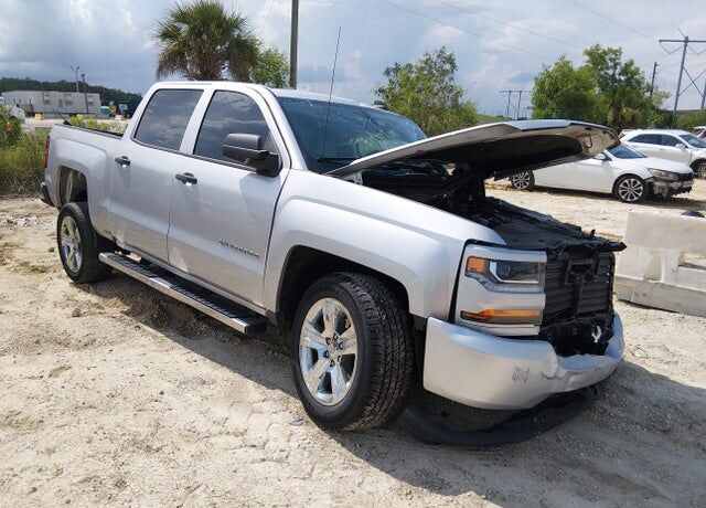 2018 CHEVROLET Silverado