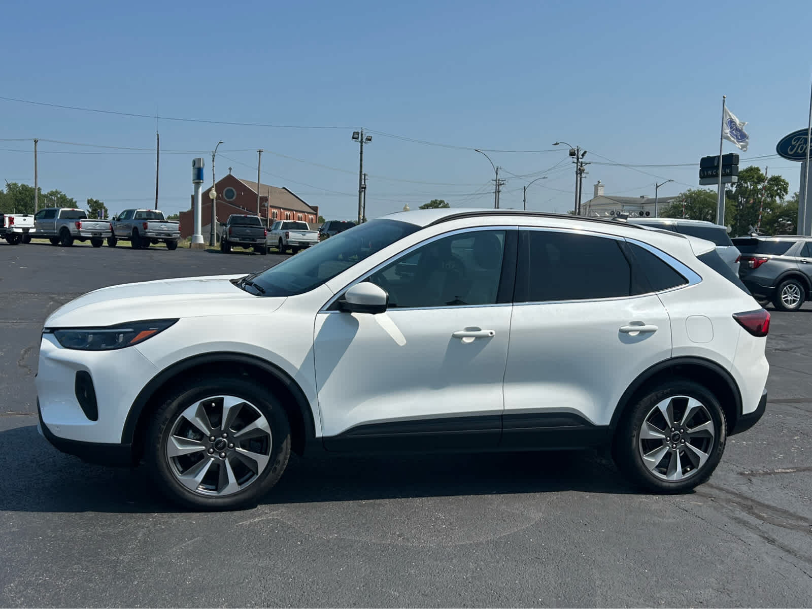 2024 FORD Escape
