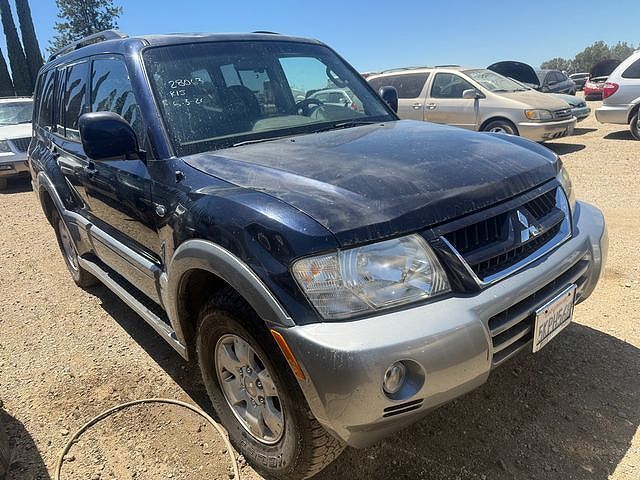 2004 MITSUBISHI Montero