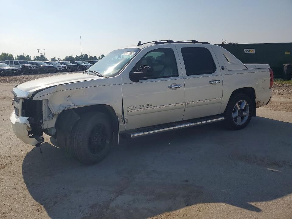 2013 CHEVROLET Avalanche