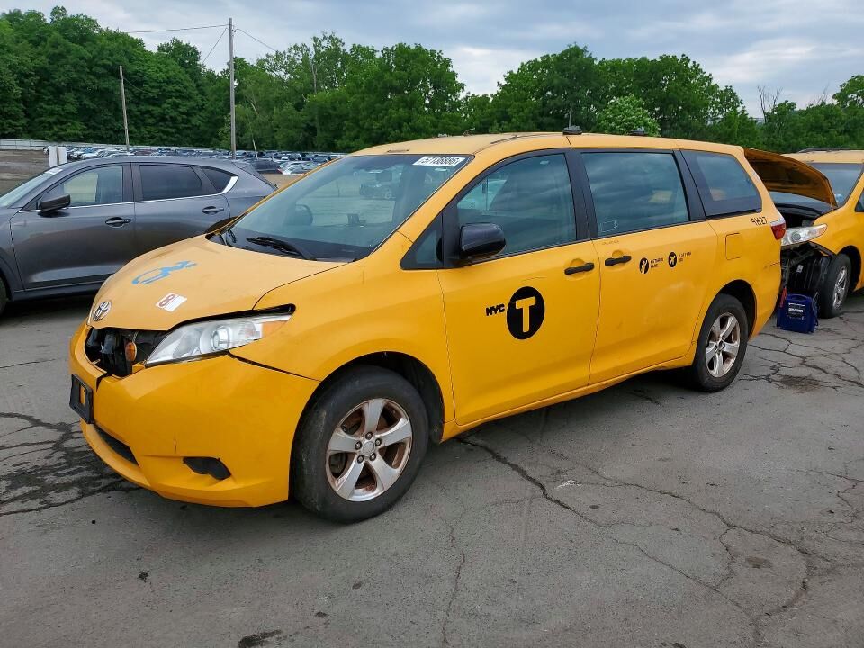 2017 TOYOTA Sienna