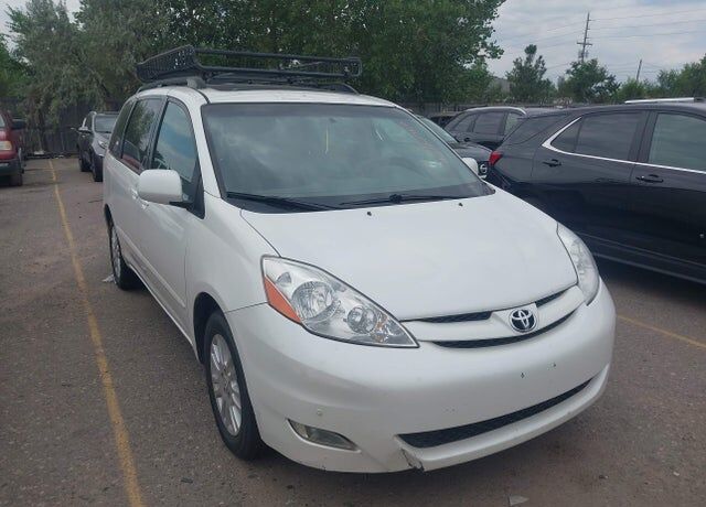 2009 TOYOTA Sienna