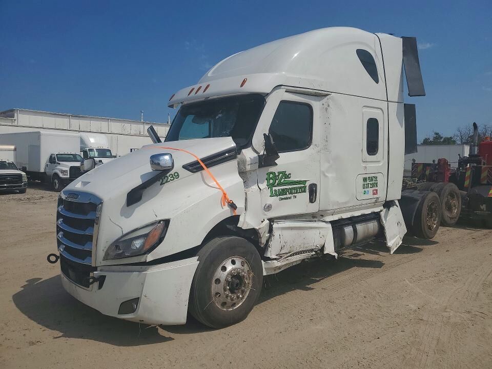 2023 FREIGHTLINER Cascadia
