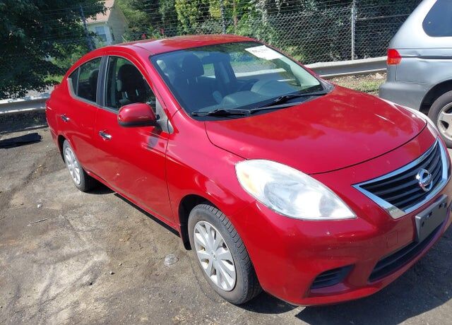 2013 NISSAN Versa