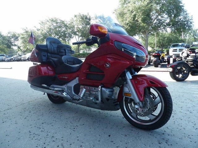 2016 HONDA GL1800