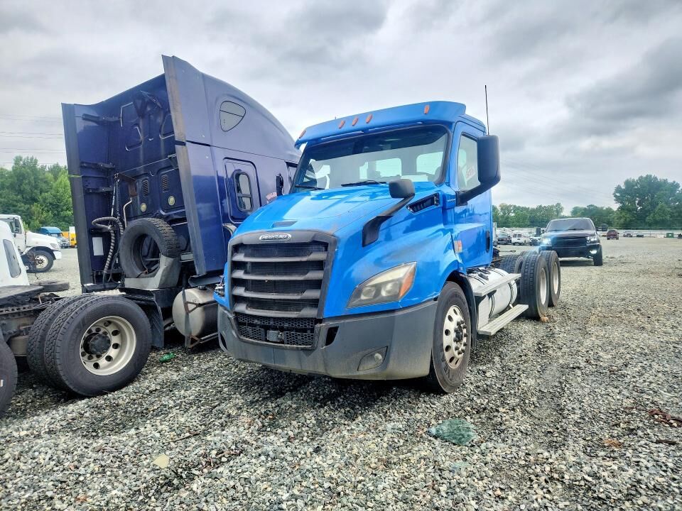 2019 FREIGHTLINER Cascadia