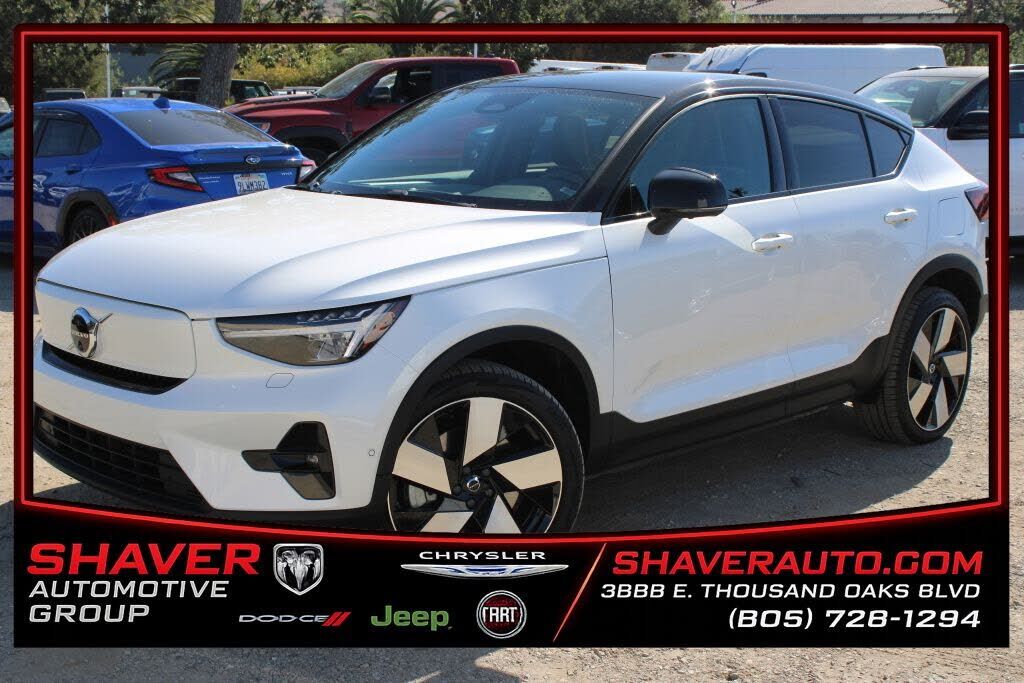 2022 VOLVO C40