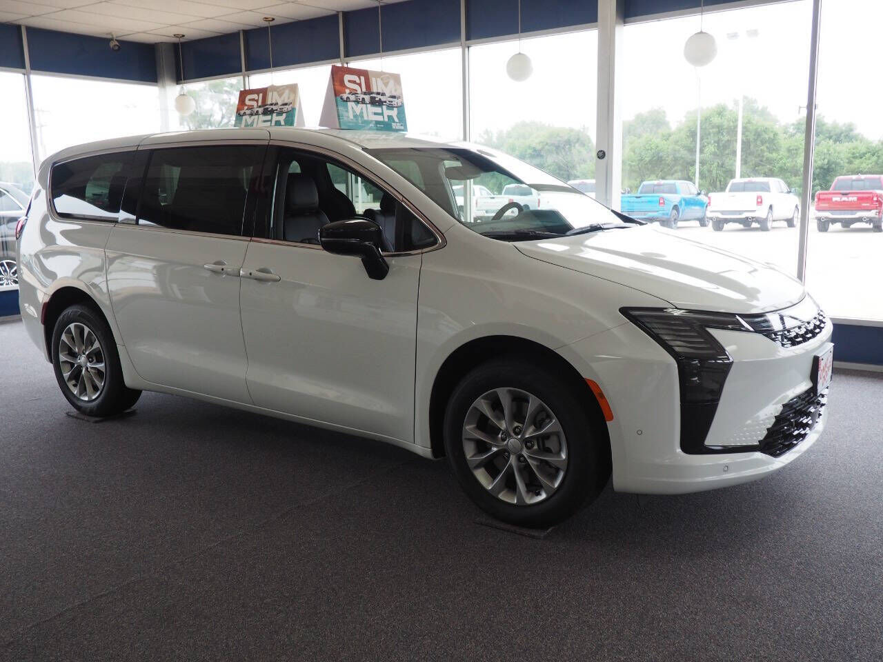 2027 CHRYSLER Pacifica