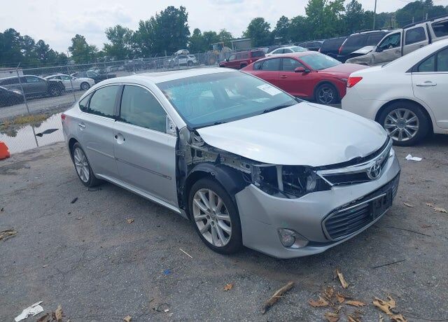 2013 TOYOTA Avalon