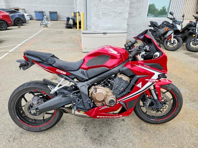 2019 HONDA CB