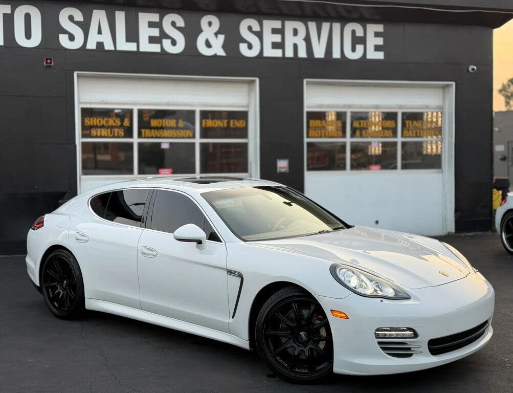 2012 PORSCHE Panamera
