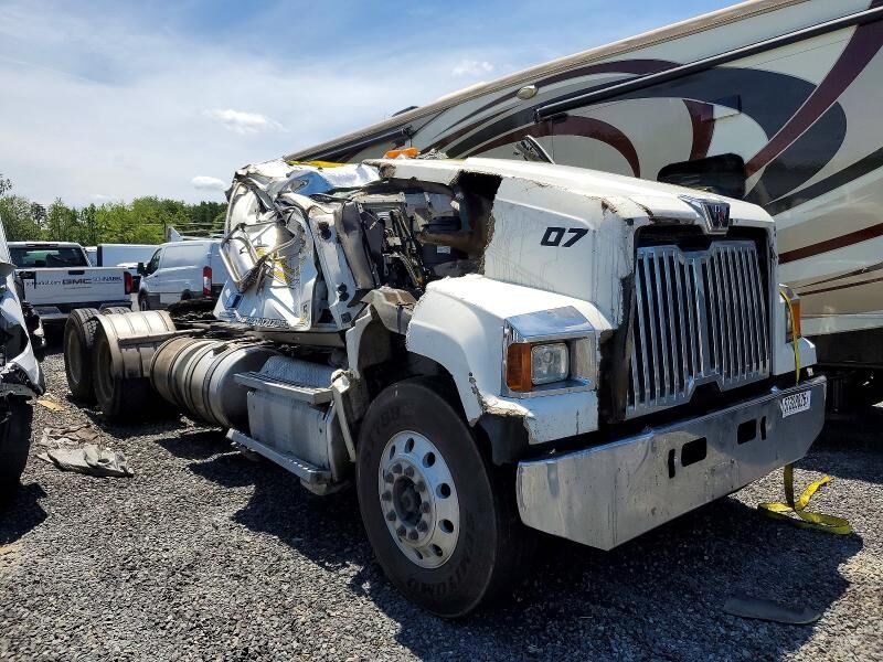 2015 WESTERN STAR 4700