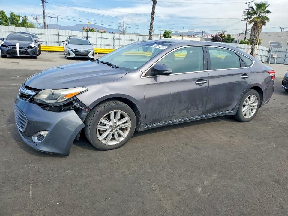 2013 TOYOTA Avalon