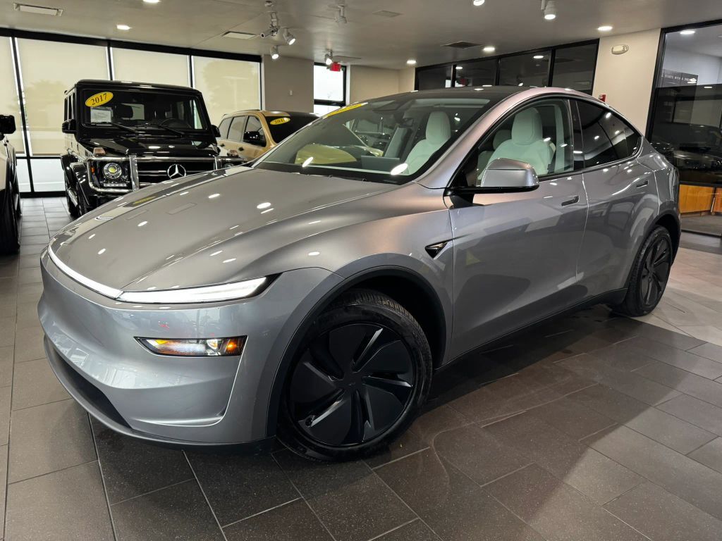 2026 TESLA Model Y