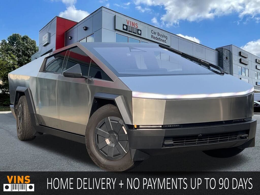 2025 TESLA Cybertruck