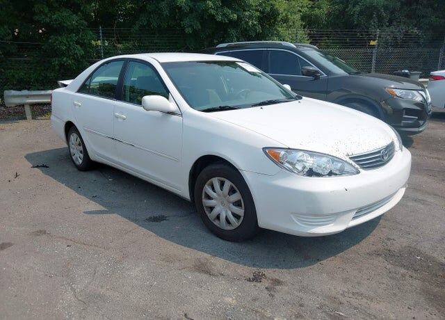 2005 TOYOTA Camry