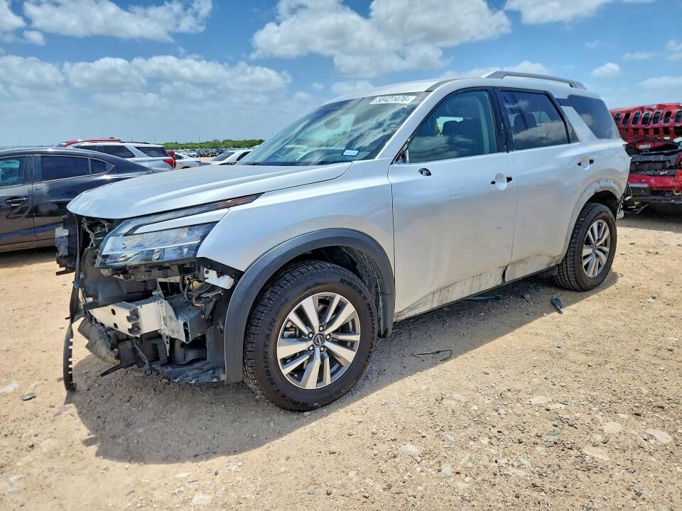 2022 NISSAN Pathfinder