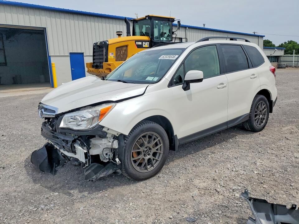 2014 SUBARU Forester
