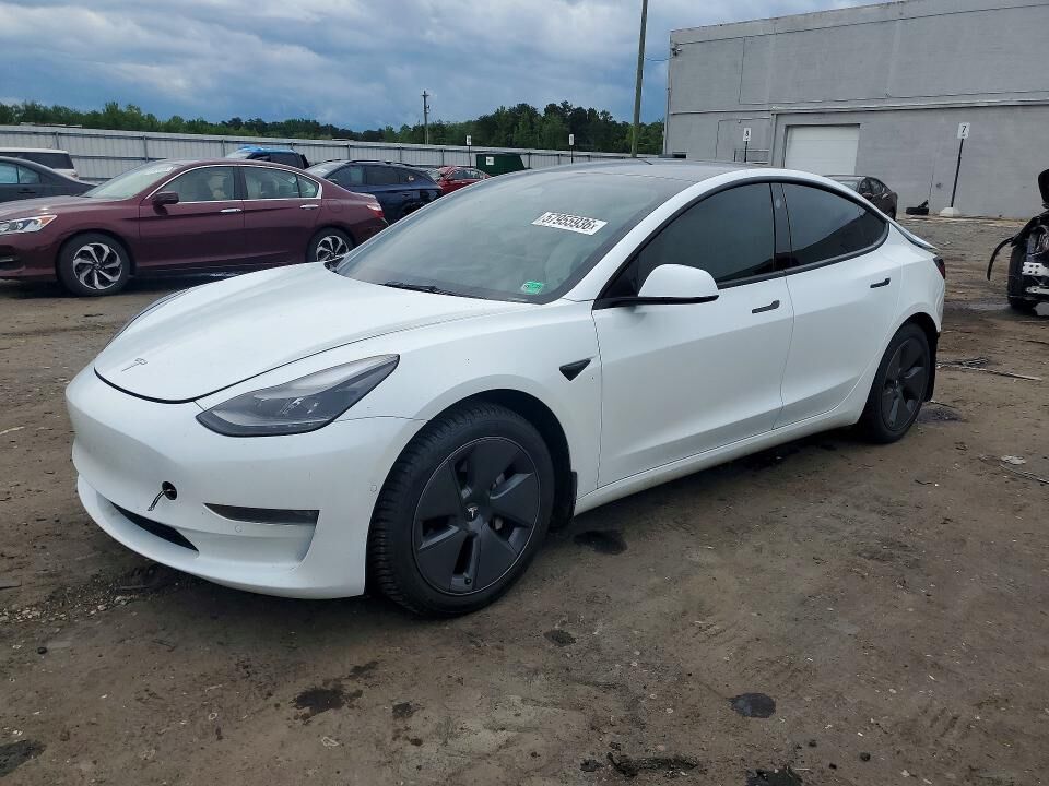 2022 TESLA Model 3