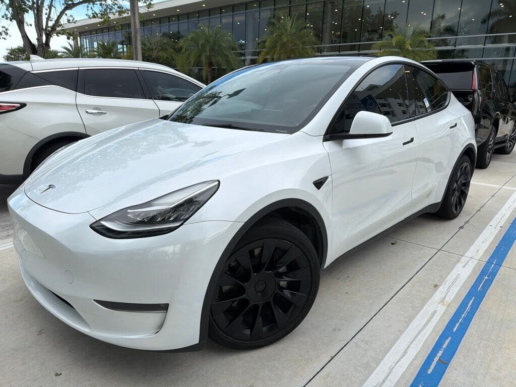 2023 TESLA Model Y