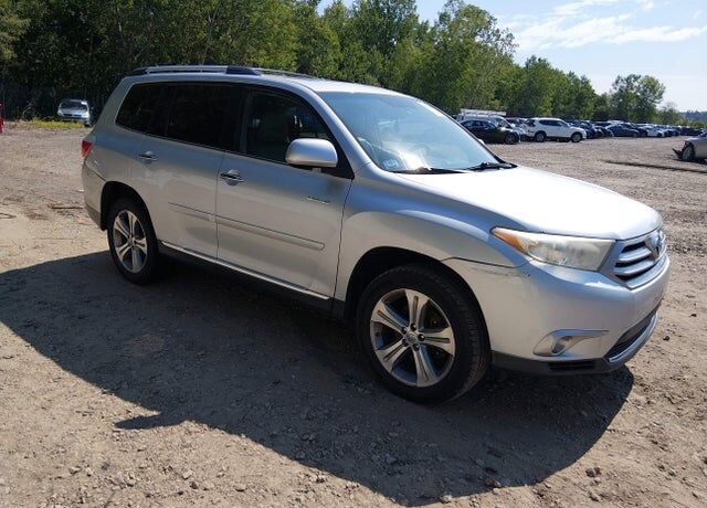 2011 TOYOTA Highlander