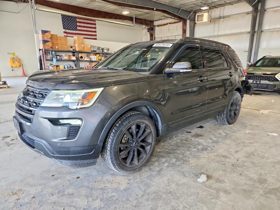 2018 FORD Explorer