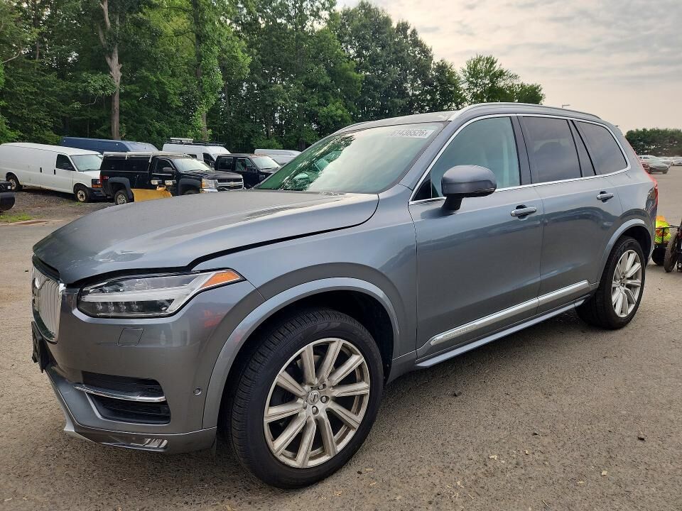 2017 VOLVO XC90