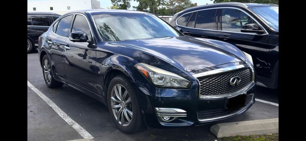 2016 INFINITI Q70