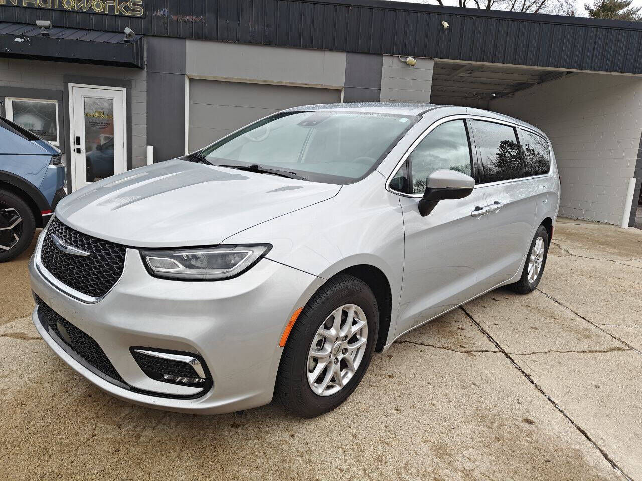 2023 CHRYSLER Pacifica