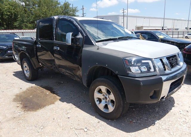 2011 NISSAN Titan