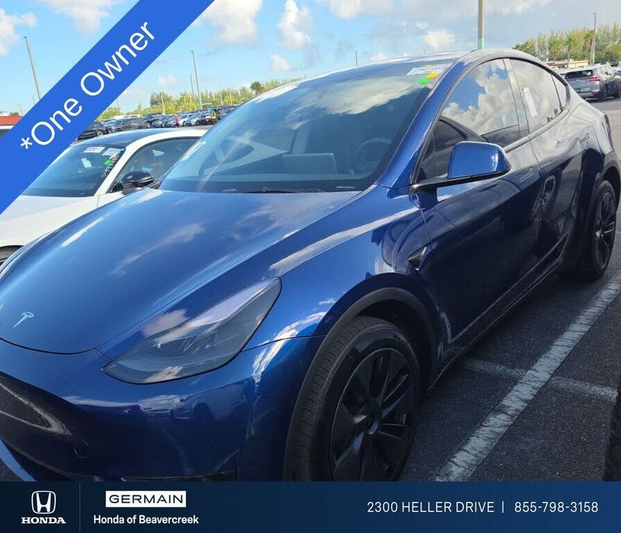 2024 TESLA Model Y