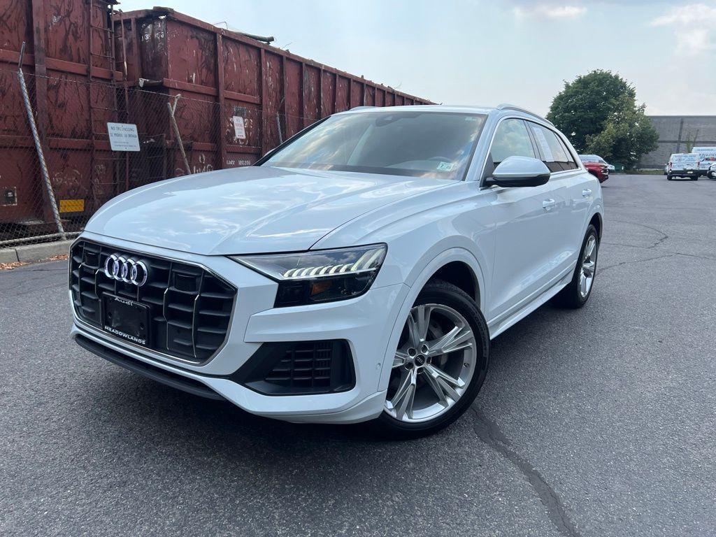 2023 AUDI Q8