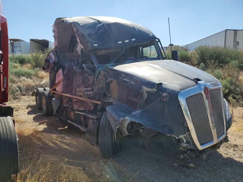 2025 KENWORTH T680