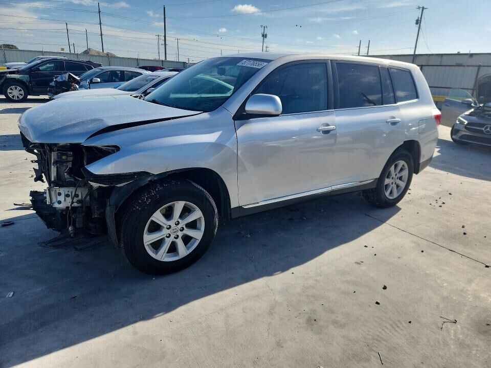 2013 TOYOTA Highlander