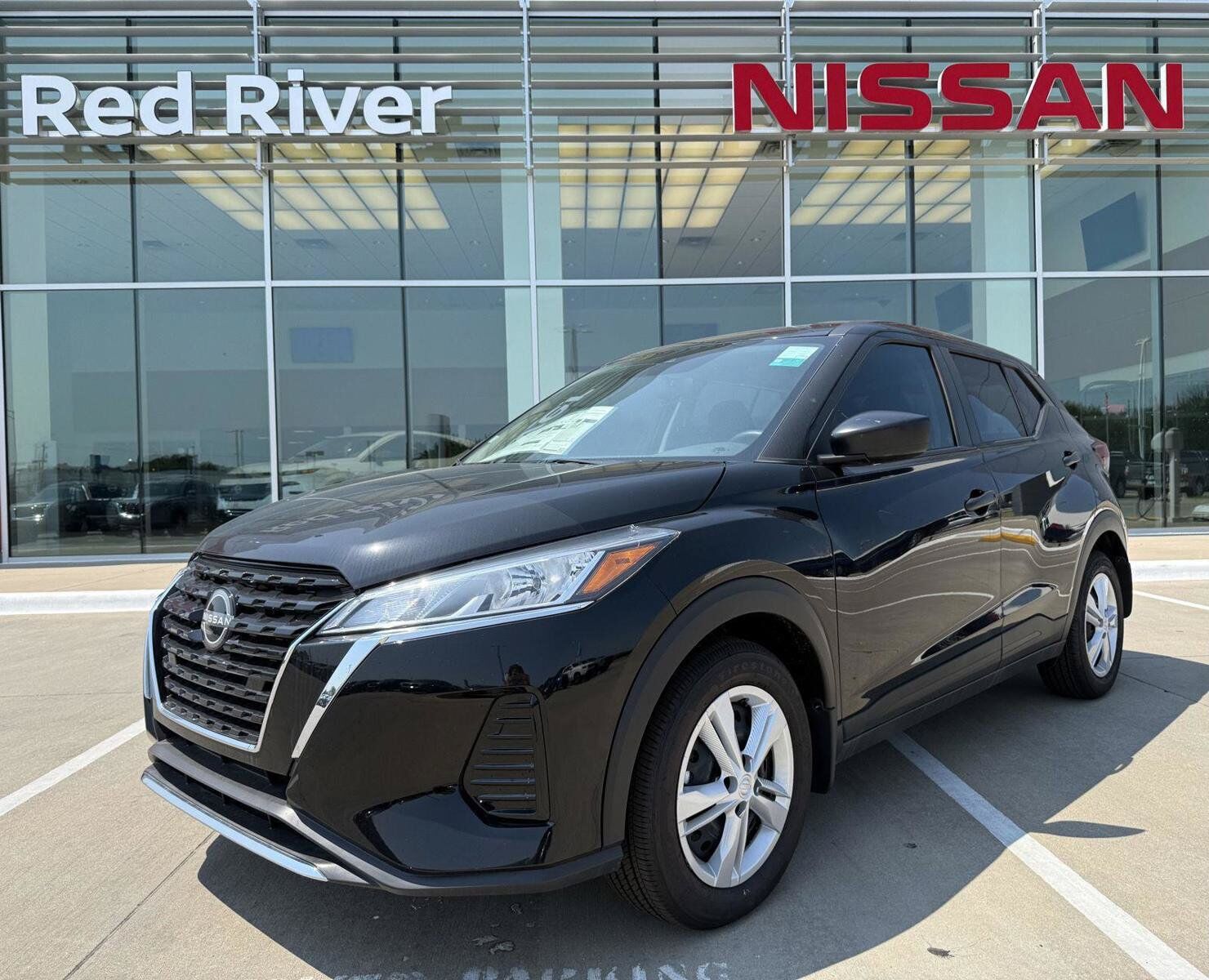 2025 NISSAN Kicks Play