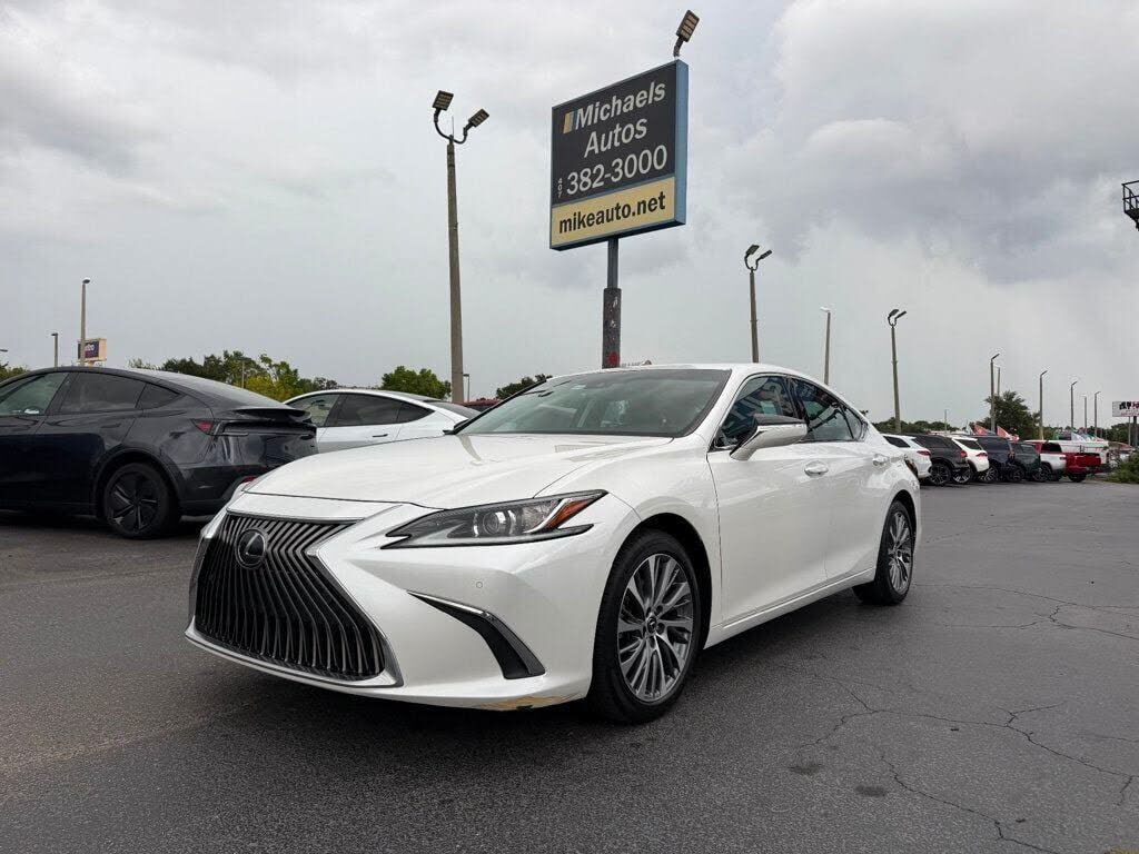 2020 LEXUS ES