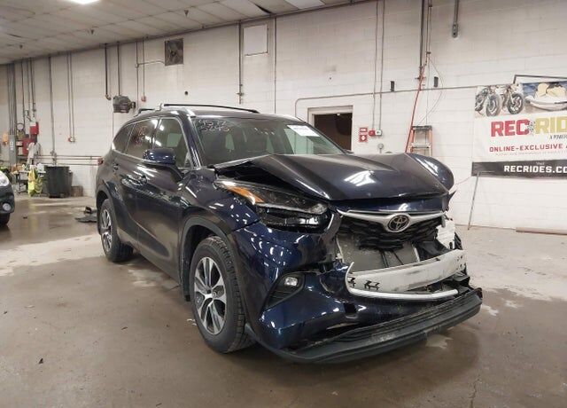 2021 TOYOTA Highlander