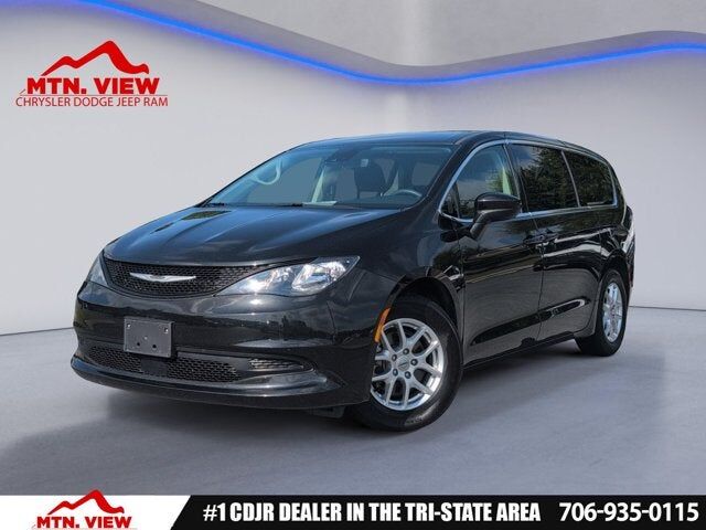 2023 CHRYSLER Voyager