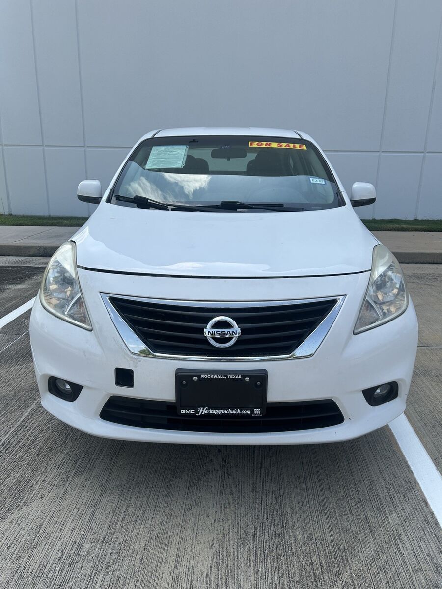 Nissan Versa
