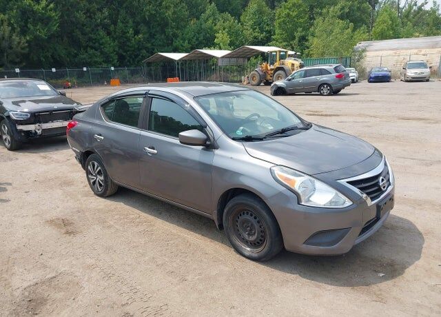 2016 NISSAN Versa