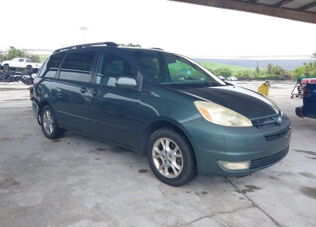2004 TOYOTA Sienna