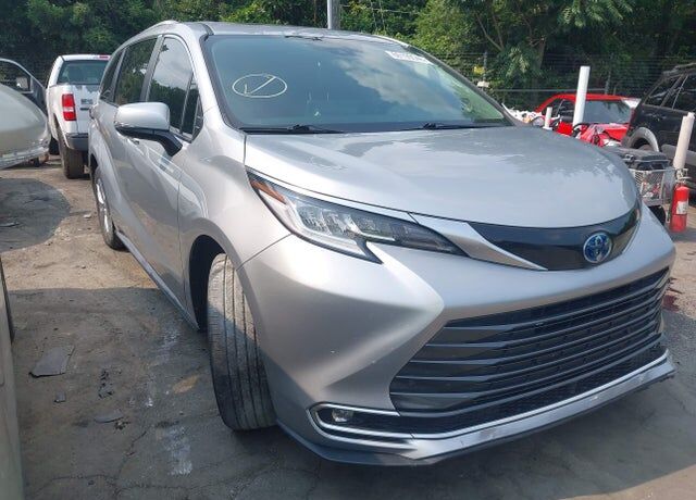 2023 TOYOTA Sienna
